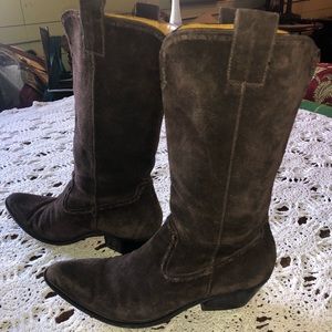 Gianni Bini Brown Suede Boots